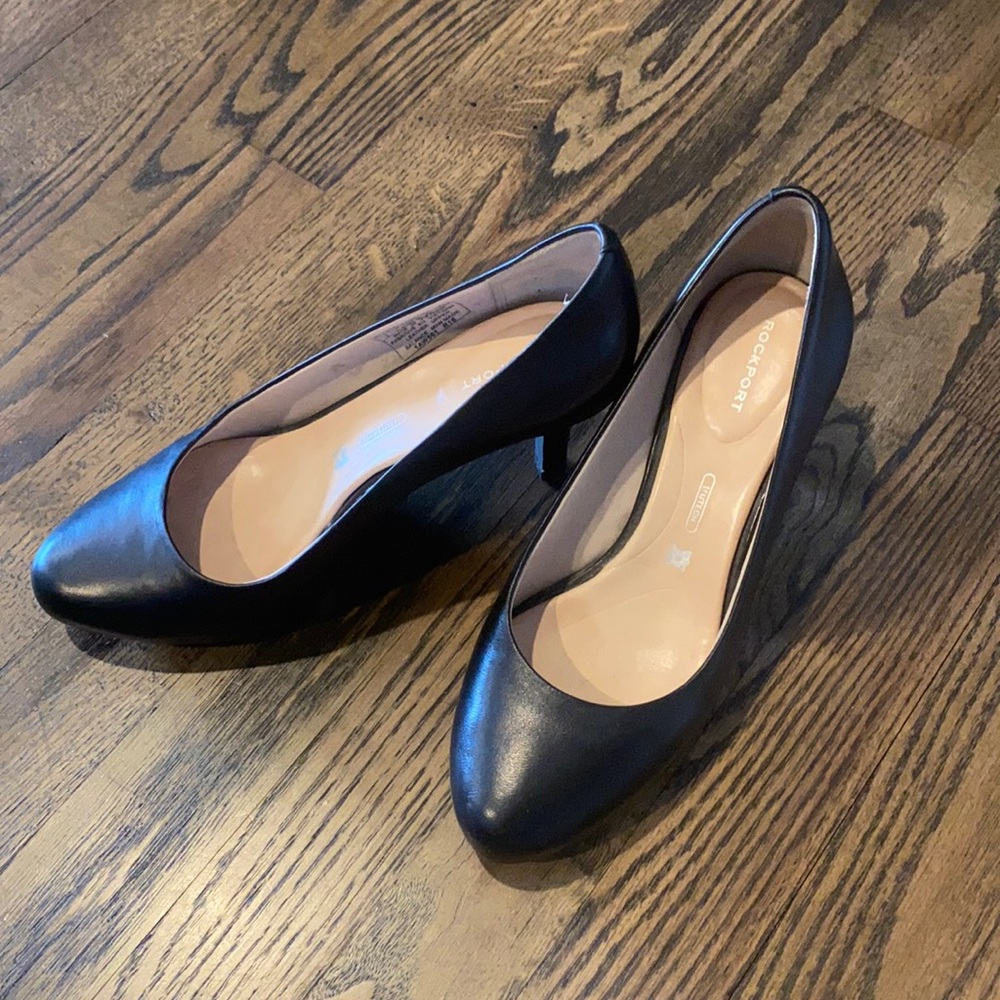 Rockport true tech black leather heels size 7 1/2